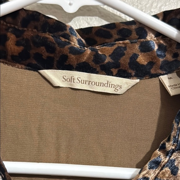 Soft Surroundings Icon Silk Velvet Poets Shirt in Animal Print Tunic Top - Picture 4 of 7